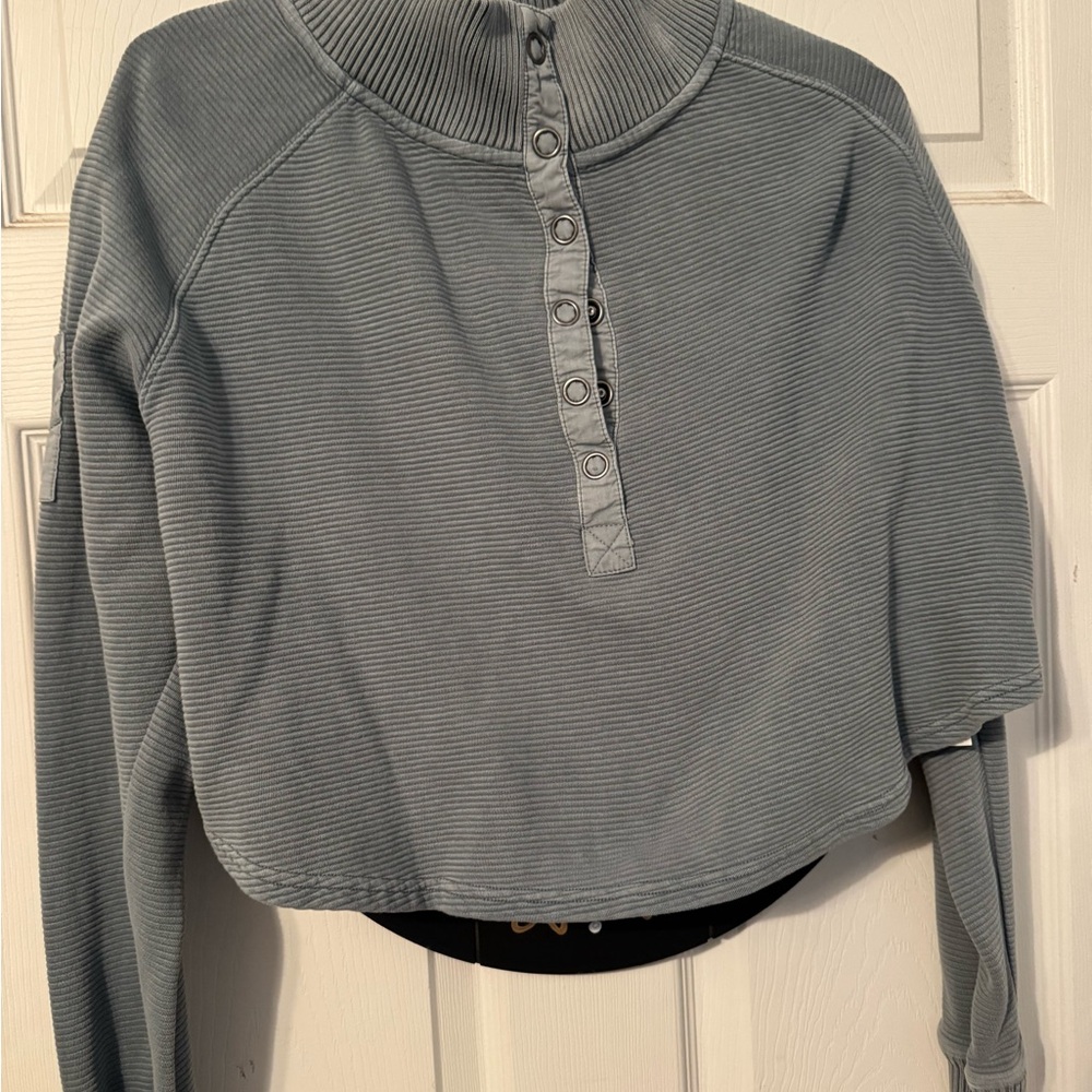 Women's Ribbed Button-Up Crop Top